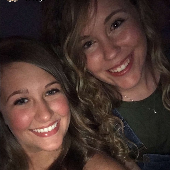 Meet your Posher, Amanda - Picture 2 of 8